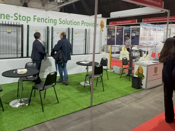 Side view of the Giant Fence booth at EDIFICA 2026.