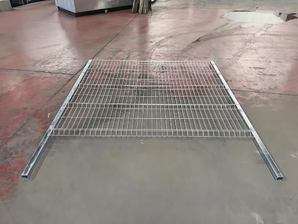 A 3D fence with posts on the ground.