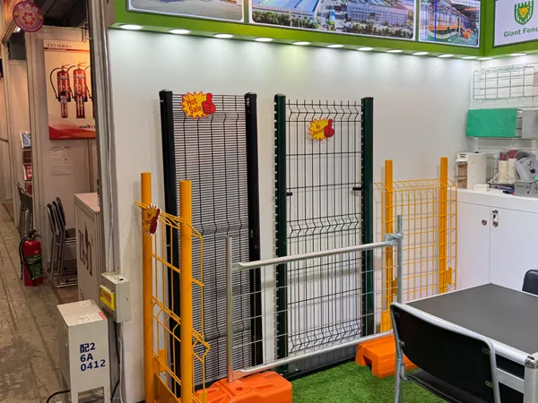 Giant Fence showcases its products at the 139th Canton Fair.