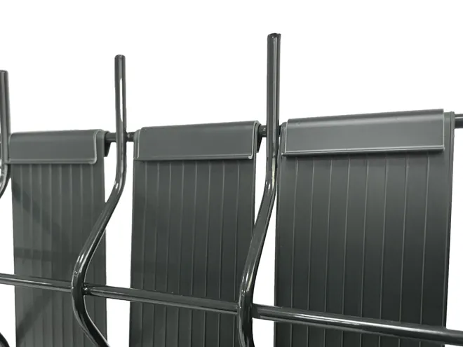 3D privacy fence showing the privacy tape connection method.