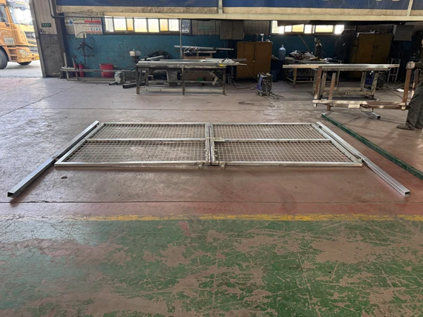 Stainless steel double mesh gate, workshop assembly for airport fencing system