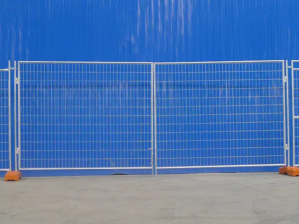 A piece of standard Australia temporary fence with double gate.