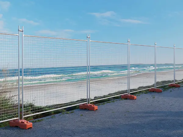The Australia Temporary Fencing panels are installed at the seaside.