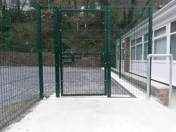 The single fence gates are installed in the construction site.
