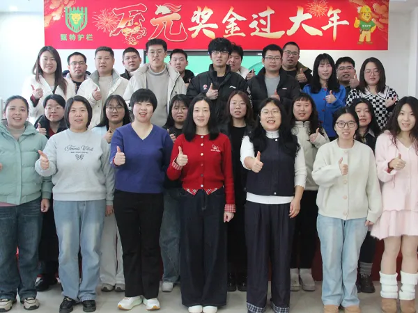 Giant Fence group photo of event participants