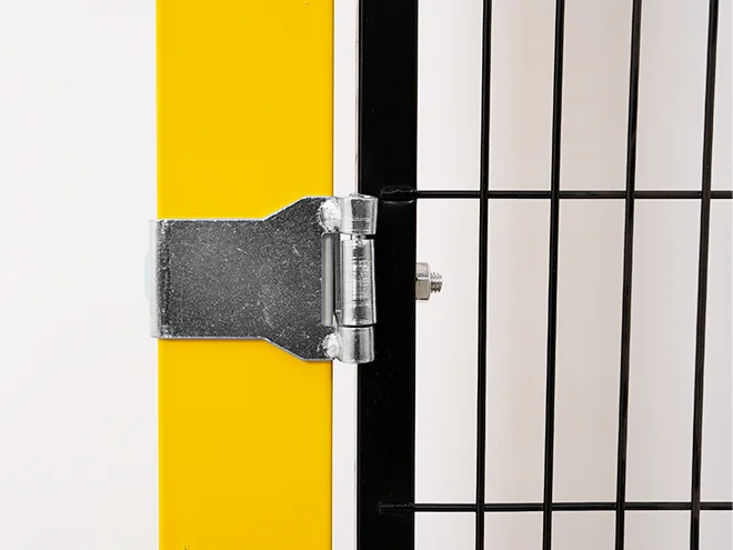 A detailed structure of connection clamp of machine guarding fence single gate.