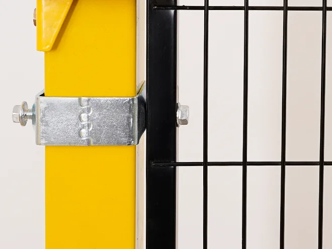 A detailed structure of connection clamp of machine guarding fence sliding gate.