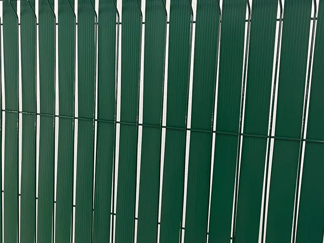 3D fences type privacy fence with privacy tape.