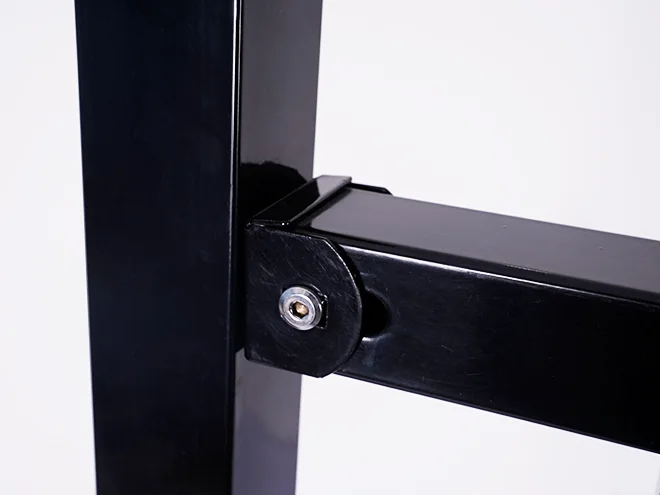 The detail clamp structure of steel tubular fence.