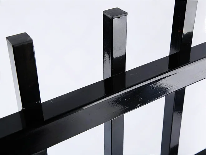 The detail rail and picket face welding structure of steel tubular fence.