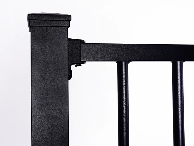 The detail post structure of steel tubular fence.