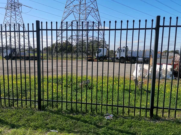 Installation effect demonstration of steel tubular fencing