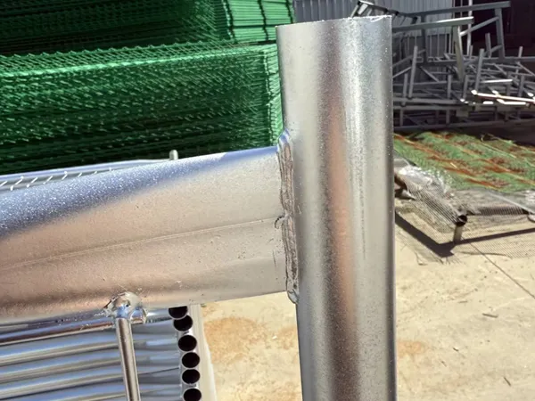 Details of reinforced bends in Canada temporary fence panels