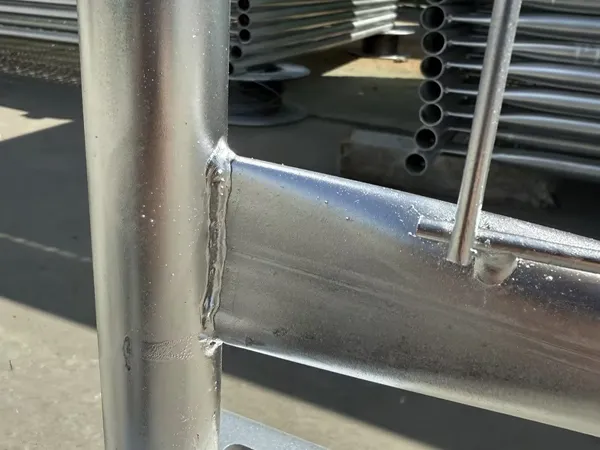 Details of reinforced bends in Canada temporary fence panels