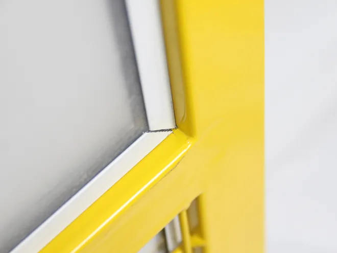 A glass strip joint detail of workshop safety fence acrylic and welded type.