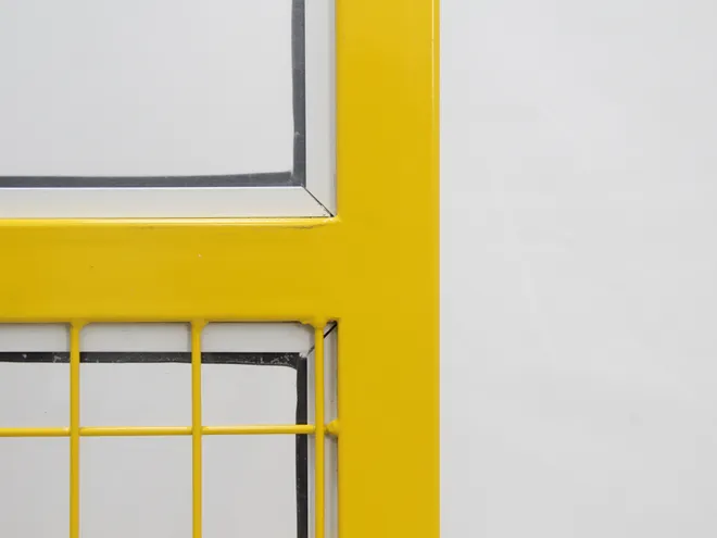 A panel-mesh connection detail of workshop safety fence acrylic and welded type.
