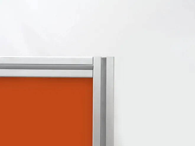 A horizontal rail and post connection detail of workshop safety fence arc light panel aluminum alloy.