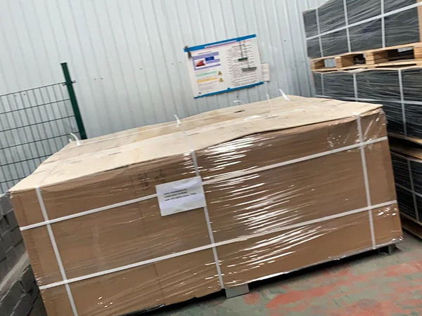 A metal pallets of workshop safety fence panel.