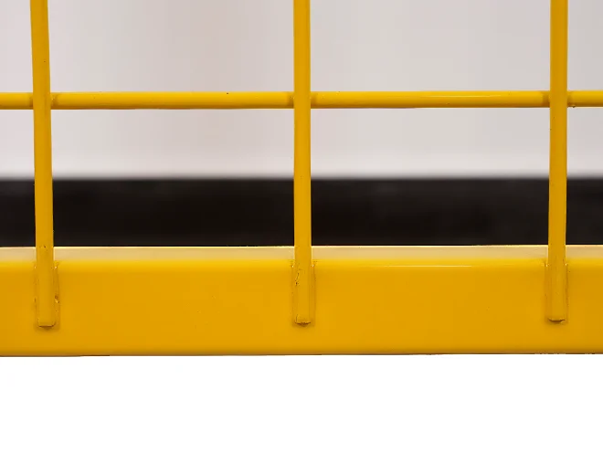 The detailed panel and frame weld structure of all welded workshop safety fence.